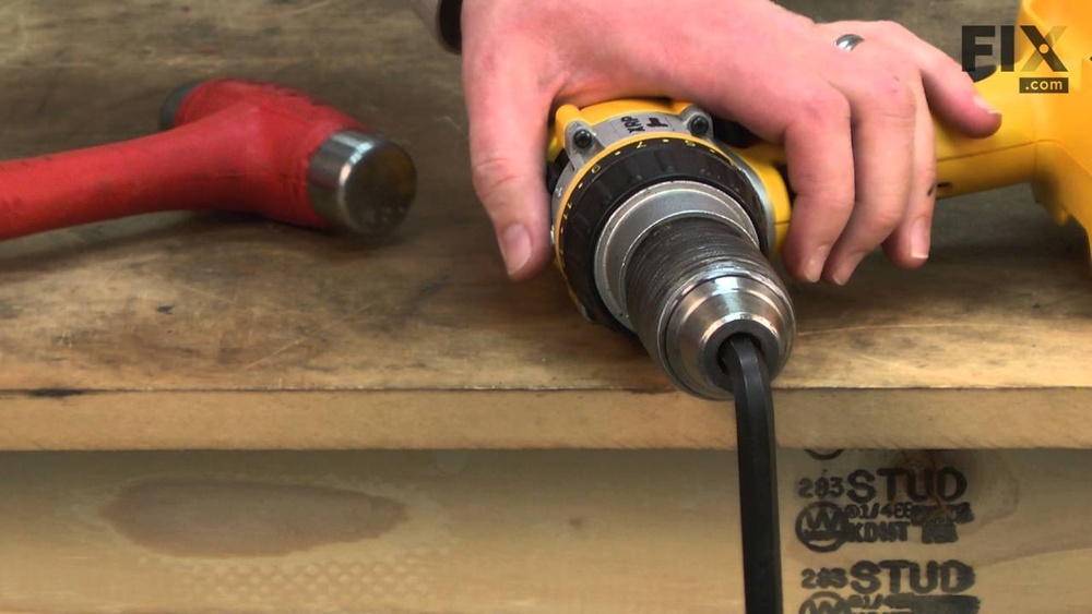 How To Remove Chuck From Dewalt Drill
